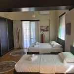 32 بيت للعطل